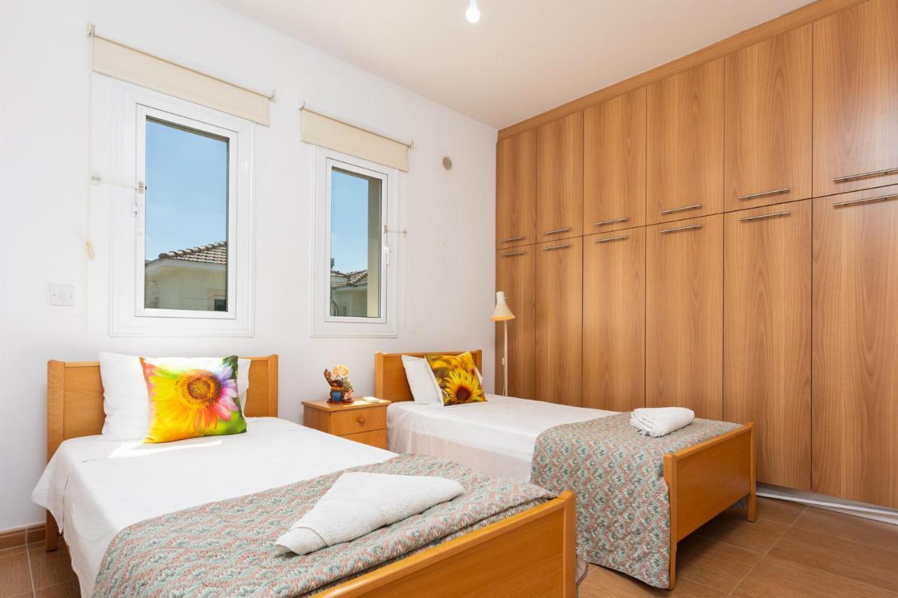 Villa Kalliopi Paralimni Exteriör bild