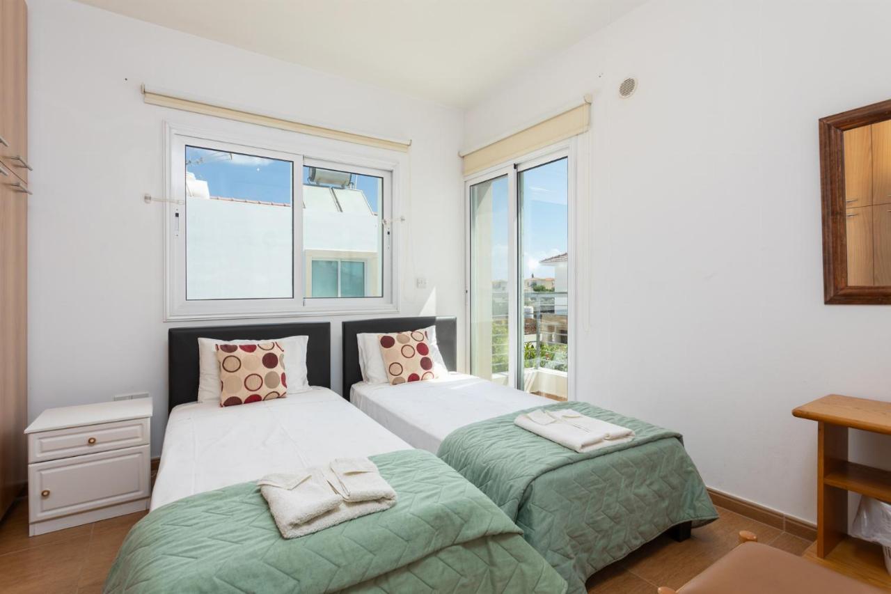 Villa Kalliopi Paralimni Exteriör bild